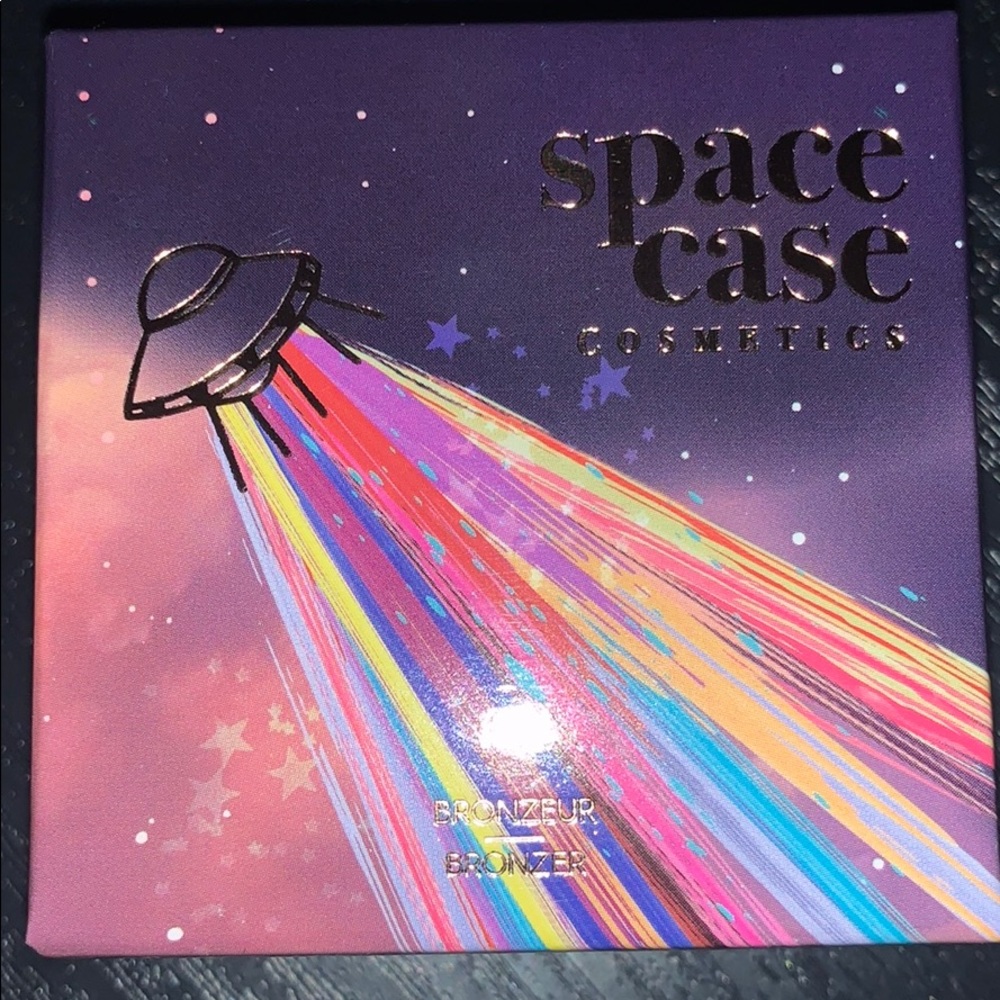Space case cosmetics bronzer —- new